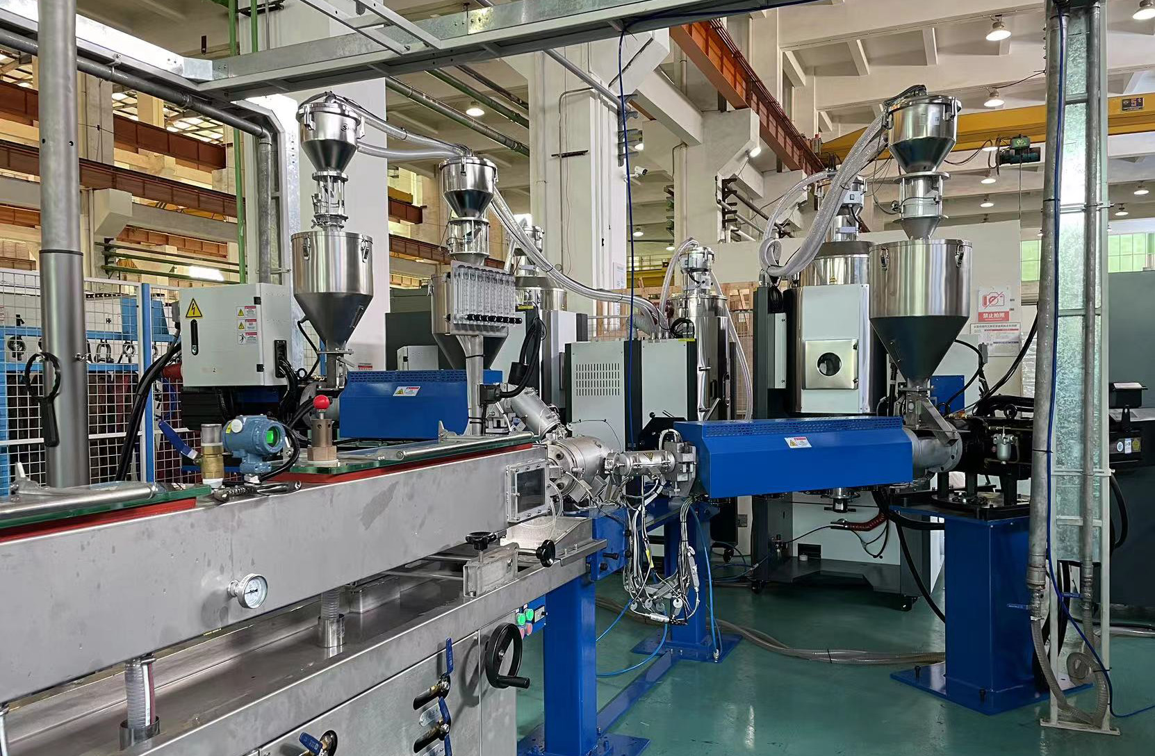 Automobile pipeline extrusion production line