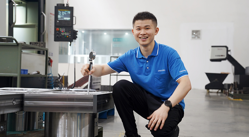 Craftsmanship and Excellence: Dekuma's Chen Shixi Honored as Outstanding Cross-Province Migrant Worker in Guangdong Province